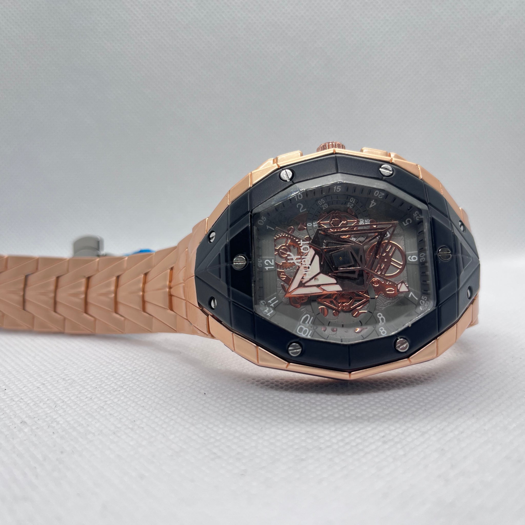 Hublot Spirit of Big Bang Sang Bleu King Gold.