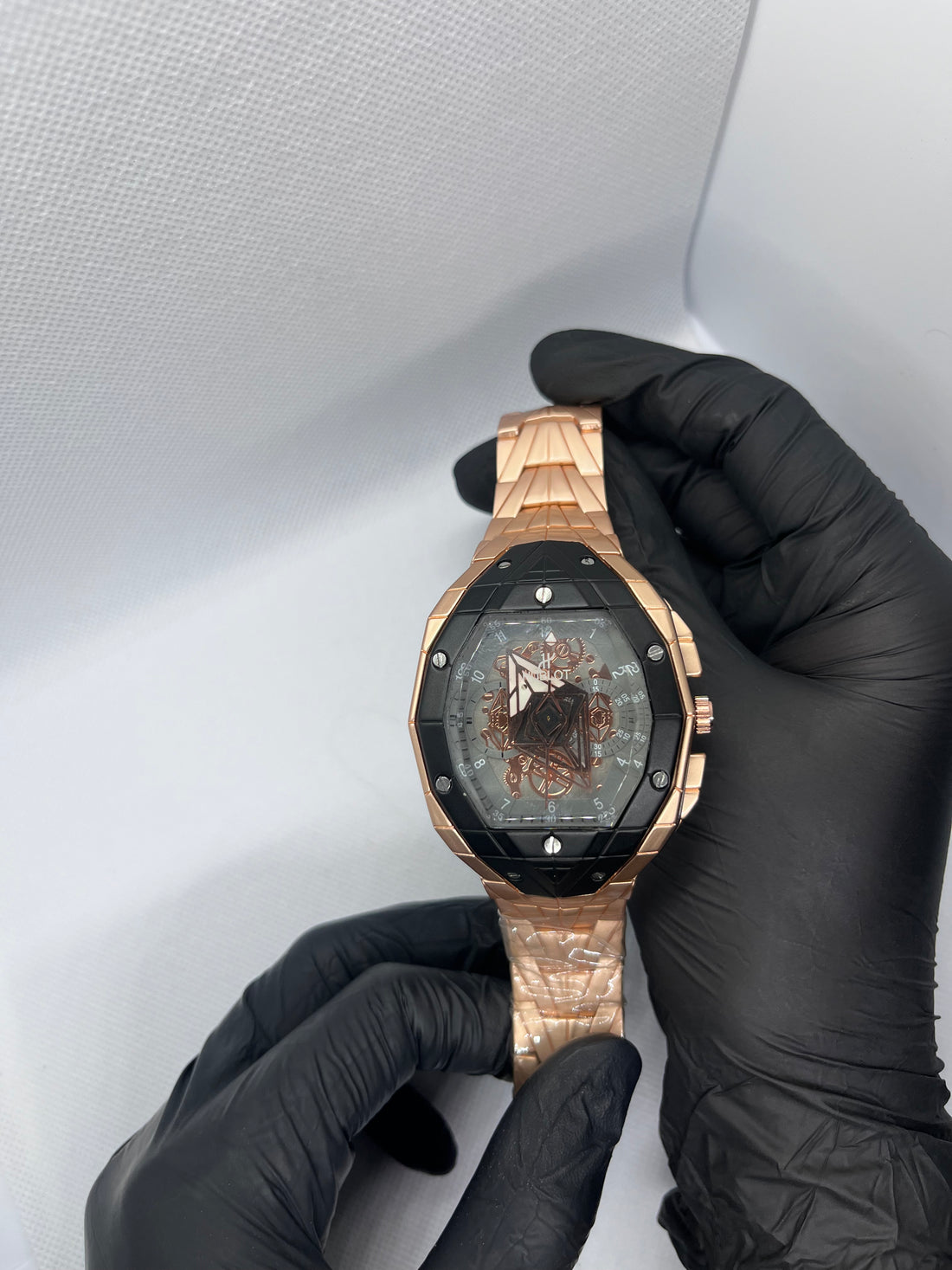 Hublot Spirit of Big Bang Sang Bleu King Gold.