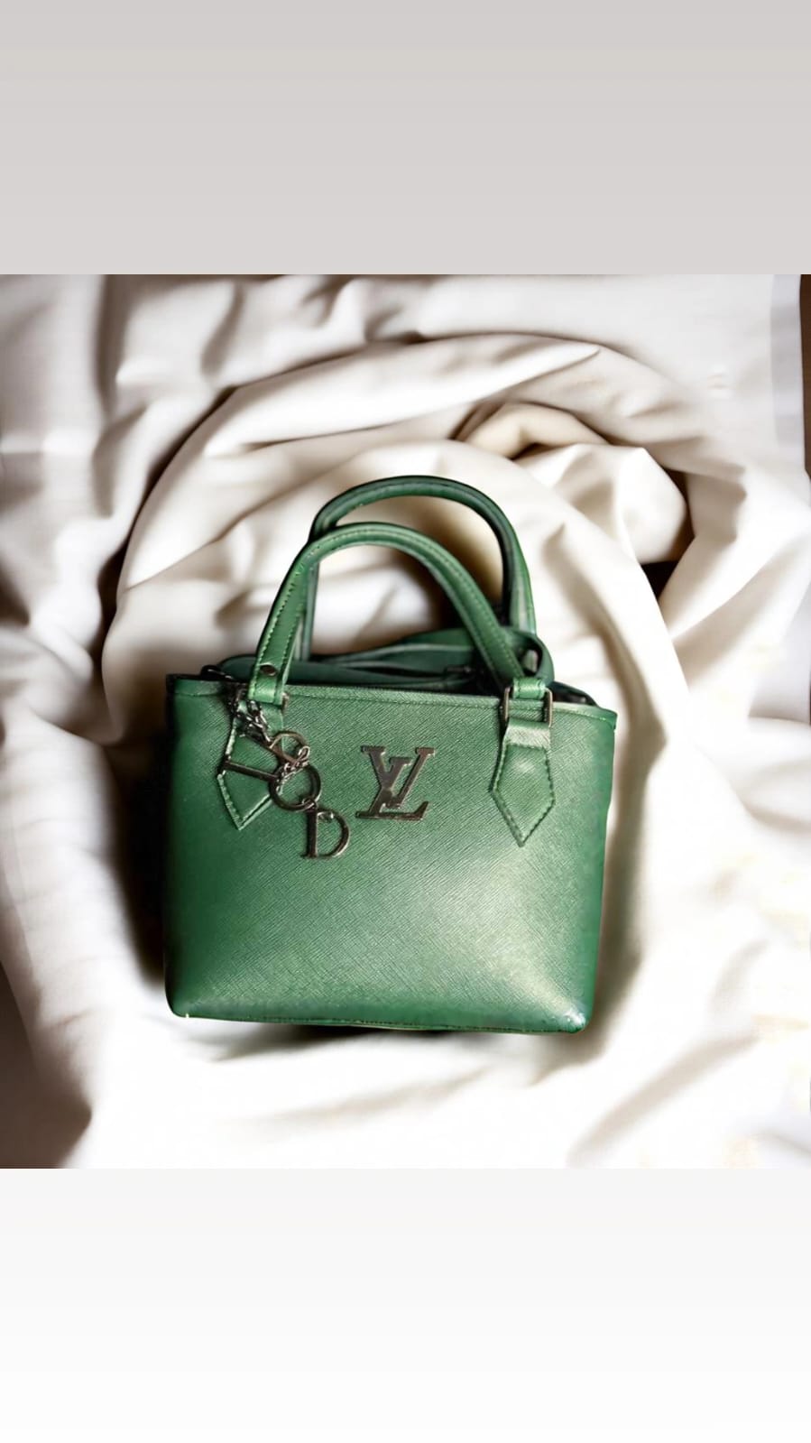 YVES SAINT LAURENT DESIGNER HANDBAG – CLASSIC CHARM, MODERN LUXURY