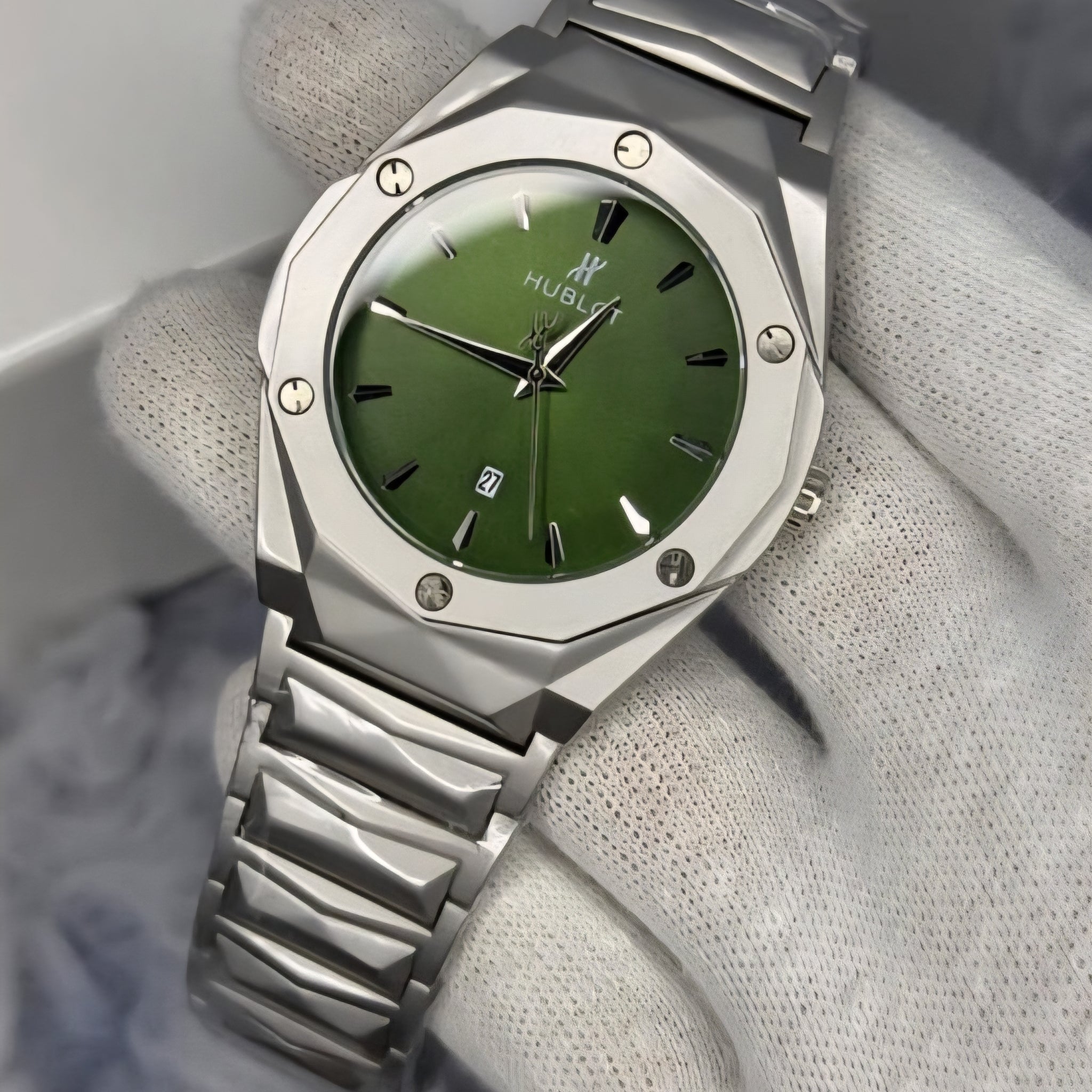 A CLASSIC HUBLOT DIAMOND CUT WATCH FOR MEN